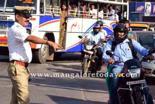  helmetless pillion-riders in Mangaluru 1